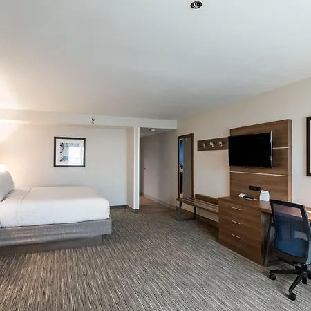 Holiday Inn Express & Suites Camarillo By Ihg Exterior photo